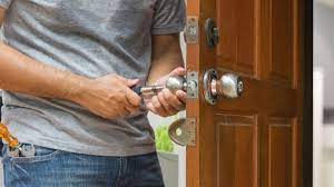 Tips on picking the right locksmith for house needs