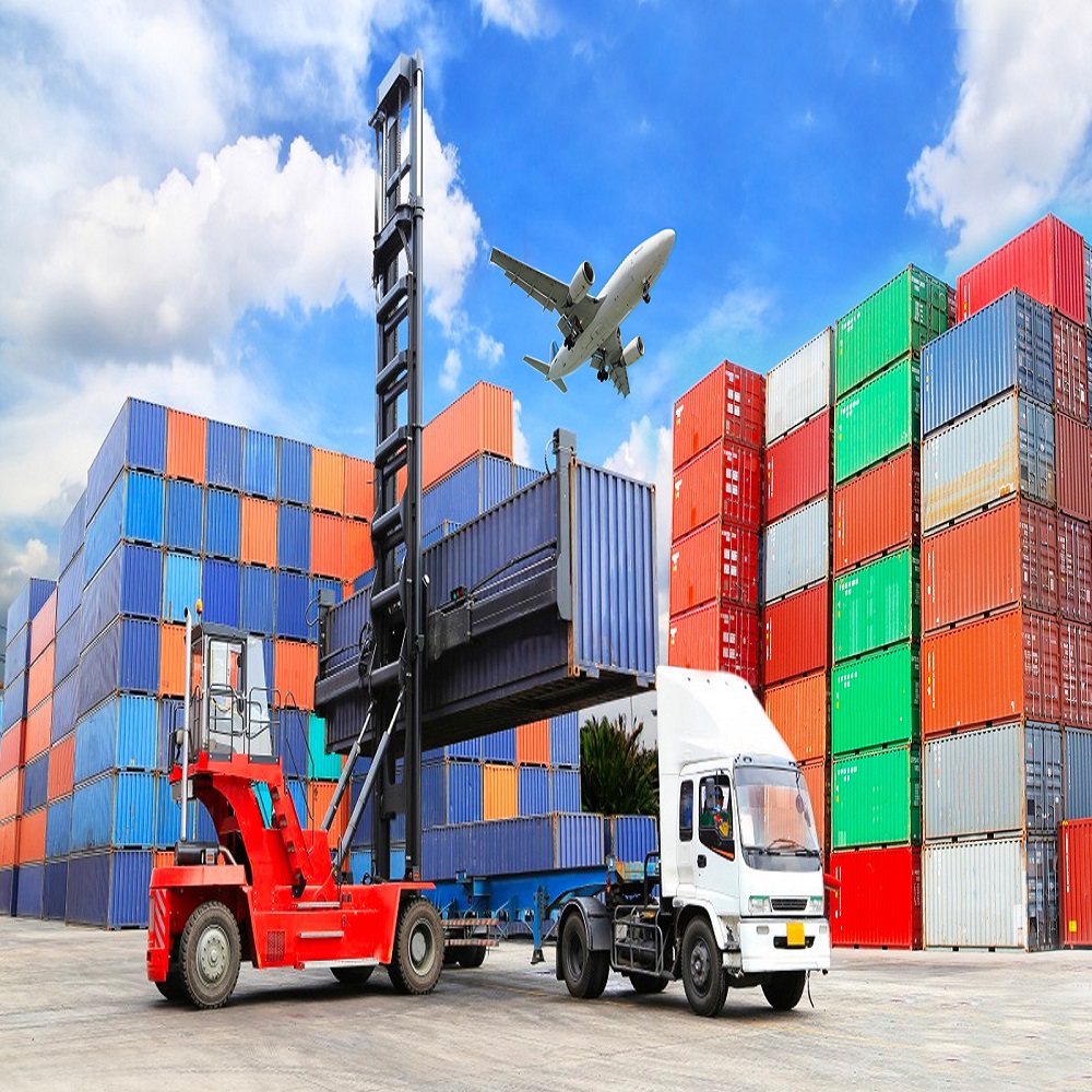 How a firm a benefit from a freight forwarding firm?