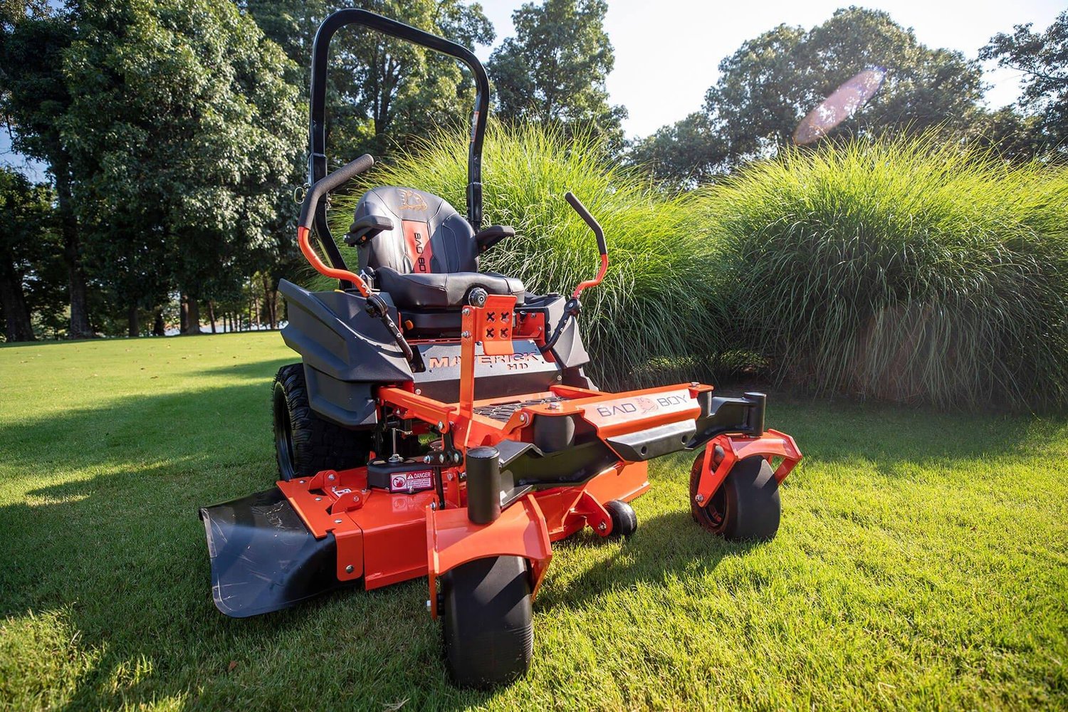 Differences Between Zero-Turn and Standard Riding Lawn Mowers